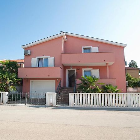 Apartments Maric With Parking ウマグ エクステリア 写真